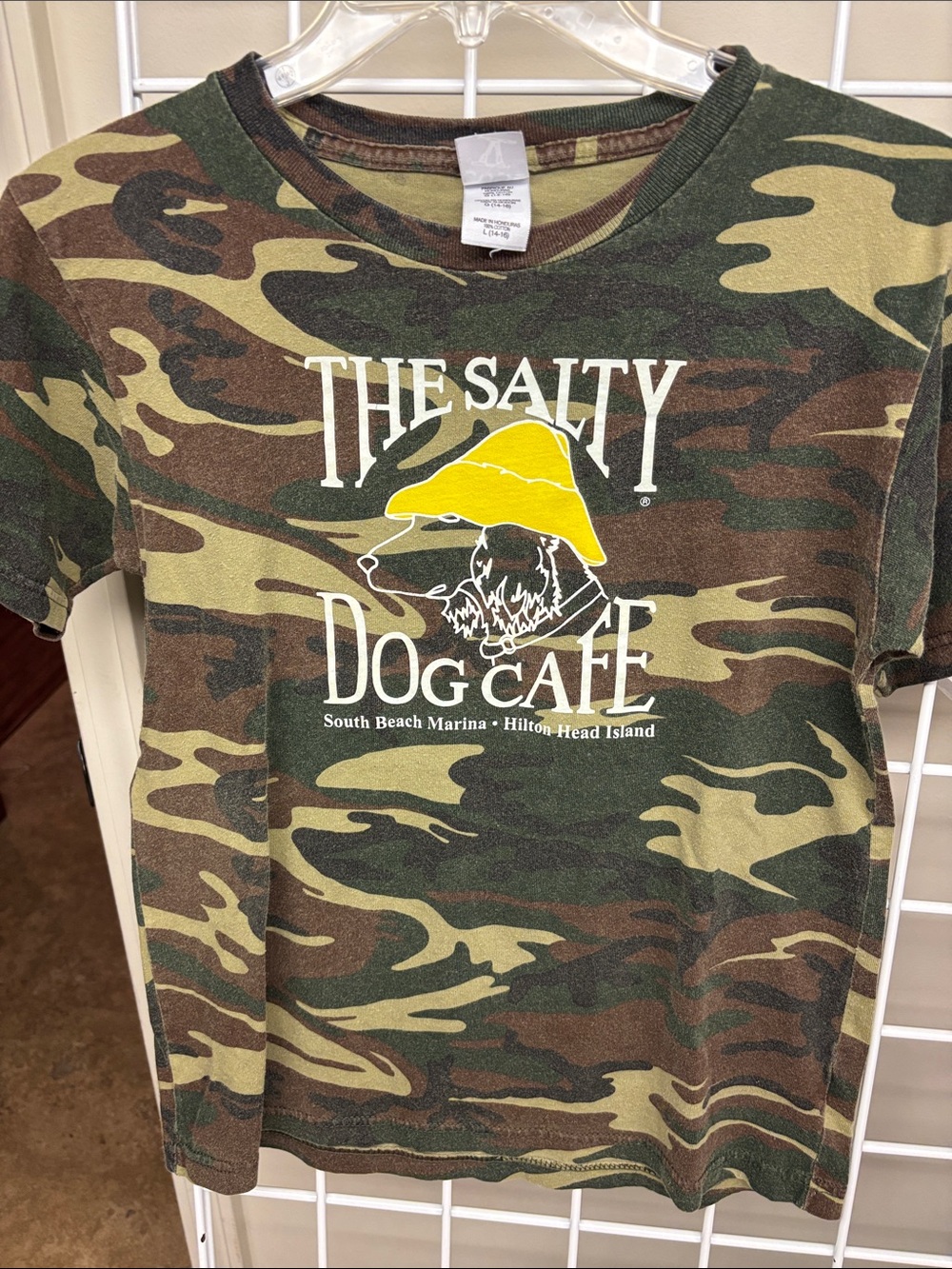 The Salty Dog Cafe Camo T-Shirt size YOUTH LARGE (14-16). Short sleeve. Cotton